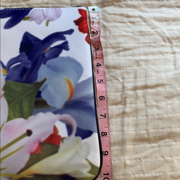 Sephora Oversized clutch RARE - Picture 4 of 5